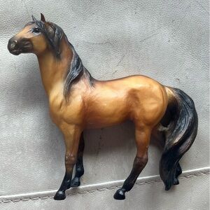 BreyerMesteno  mustang 1992